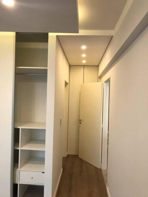 Suite In San Telmo Dormitorio En Suite Con Dos Banos Y Balcon A La Calle Buenos Aires Exterior photo